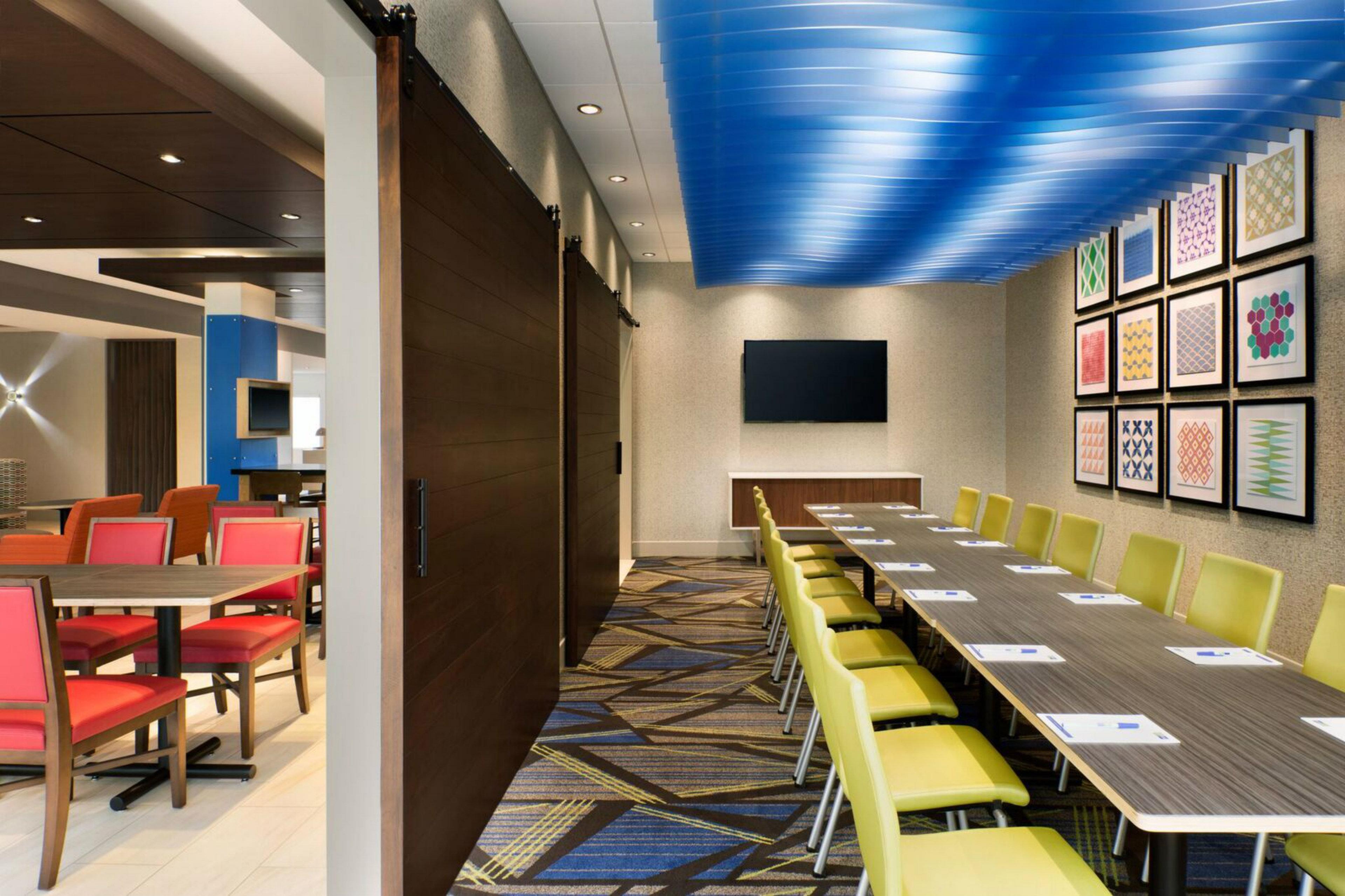 Holiday Inn Express & Suites - Millersburg By Ihg Exteriör bild